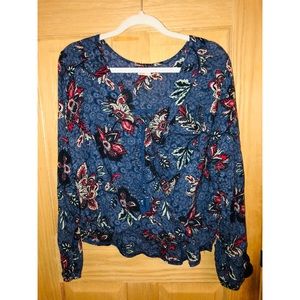 NEVER WORN- Hollister crop top